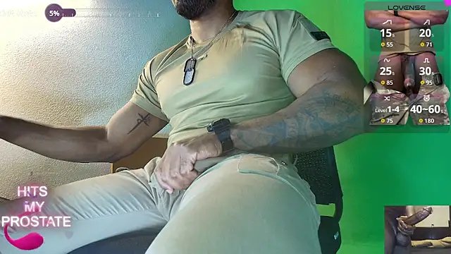 Snapshot of hot_black3 chatting on October 7, 2025, 2:40 pm hot black3 online show from October 7, 2025, 2:40 pm