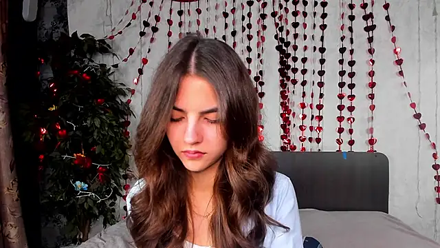 Milana Crystal  online show from February 12, 2026, 8:14 am