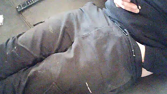 kiksnap-meistro5 online show from April 7, 2026, 1:57 pm