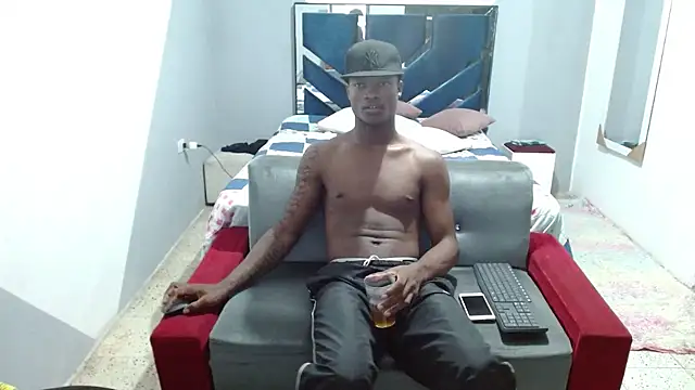 Snapshot of MiguelAngelxl chatting on October 27, 2025, 4:41 pm MiguelAngelxl online show from October 27, 2025, 4:41 pm