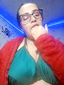 Snapshot of anndreapds chatting on November 10, 2025, 8:36 pm anndreapds online show from November 10, 2025, 8:36 pm