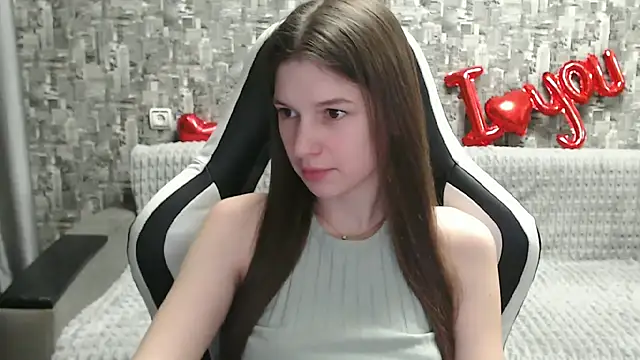 MissMiaCutie online show from March 13, 2025, 5:18 pm