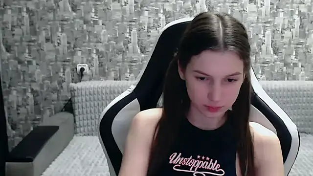 MissMiaCutie online show from March 4, 2025, 6:07 pm