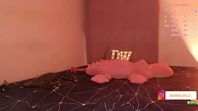 Snapshot of Dannawells chatting on March 10, 2025, 12:28 am Dannawells online show from March 10, 2025, 12:28 am