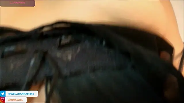 Snapshot of Dannawells chatting on October 16, 2025, 10:23 am Dannawells online show from October 16, 2025, 10:23 am