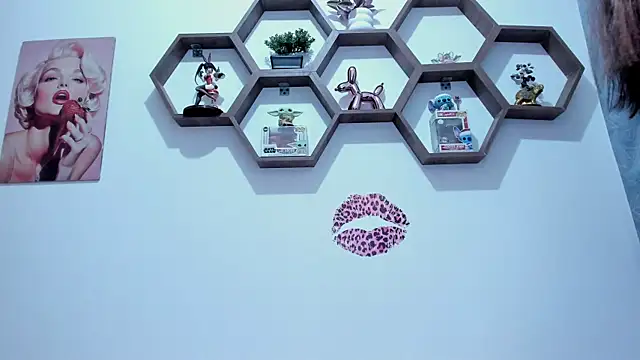 SharonSander online show from January 10, 2026, 7:31 pm