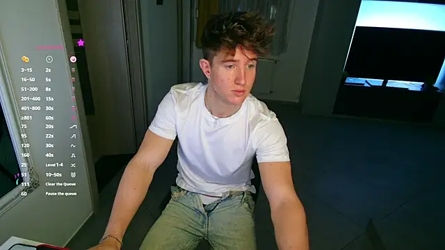 Snapshot of ChristianLevine_ chatting on October 23, 2025, 4:38 pm ChristianLevine online show from October 23, 2025, 4:38 pm