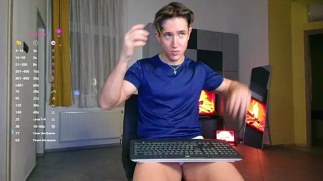 Snapshot of ChristianLevine_ chatting on October 25, 2025, 5:24 pm ChristianLevine online show from October 25, 2025, 5:24 pm