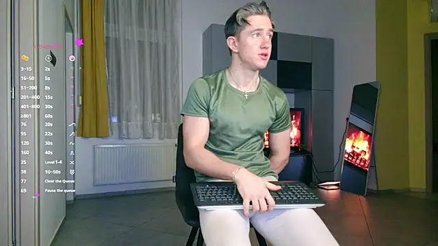 Snapshot of ChristianLevine_ chatting on October 26, 2025, 7:03 pm ChristianLevine online show from October 26, 2025, 7:03 pm