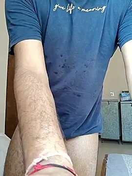 Snapshot of Vickyy_001 chatting on March 4, 2026, 4:42 am Vickyy 001 online show from March 4, 2026, 4:42 am