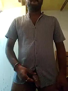 Snapshot of Vickyy_001 chatting on October 10, 2025, 9:21 am Vickyy 001 online show from October 10, 2025, 9:21 am