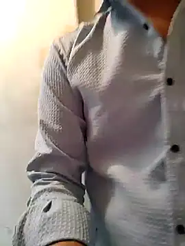 Snapshot of Vickyy_001 chatting on January 18, 2025, 12:15 pm Vickyy 001 online show from January 18, 2025, 12:15 pm