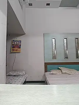 Snapshot of Vickyy_001 chatting on February 16, 2025, 2:00 pm Vickyy 001 online show from February 16, 2025, 2:00 pm