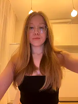 Snapshot of Eva_Weyne chatting on October 16, 2025, 7:00 pm Eva Weyne online show from October 16, 2025, 7:00 pm