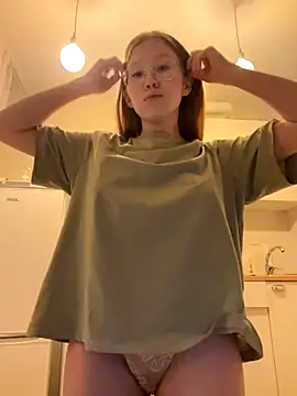 Snapshot of Eva_Weyne chatting on December 6, 2024, 10:35 pm Eva Weyne online show from December 6, 2024, 10:35 pm