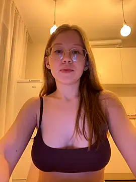 Snapshot of Eva_Weyne chatting on September 26, 2025, 7:43 pm Eva Weyne online show from September 26, 2025, 7:43 pm