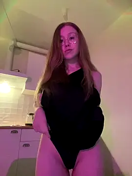 Snapshot of Eva_Weyne chatting on December 7, 2024, 7:05 pm Eva Weyne online show from December 7, 2024, 7:05 pm
