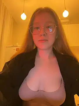 Snapshot of Eva_Weyne chatting on January 6, 2025, 8:28 pm Eva Weyne online show from January 6, 2025, 8:28 pm