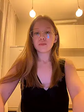 Snapshot of Eva_Weyne chatting on September 12, 2025, 7:02 pm Eva Weyne online show from September 12, 2025, 7:02 pm