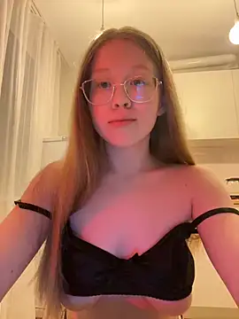 Snapshot of Eva_Weyne chatting on February 27, 2025, 3:26 pm Eva Weyne online show from February 27, 2025, 3:26 pm