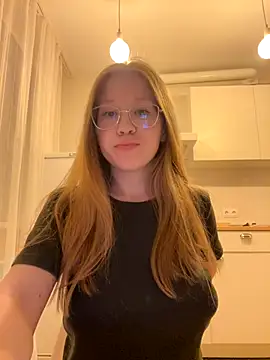 Snapshot of Eva_Weyne chatting on September 17, 2025, 8:11 pm Eva Weyne online show from September 17, 2025, 8:11 pm