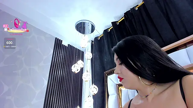 Snapshot of SarayRoyse chatting on January 10, 2026, 7:31 pm SarayRoyse online show from January 10, 2026, 7:31 pm