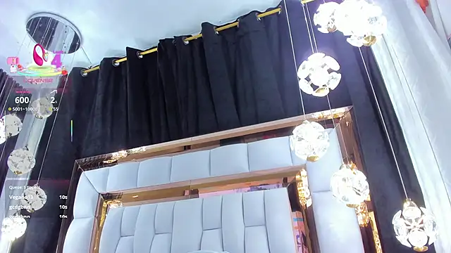 Snapshot of SarayRoyse chatting on December 22, 2025, 7:25 pm SarayRoyse online show from December 22, 2025, 7:25 pm