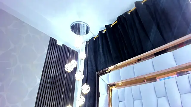 Snapshot of SarayRoyse chatting on November 3, 2025, 7:39 pm SarayRoyse online show from November 3, 2025, 7:39 pm