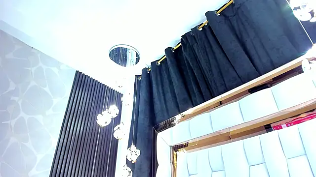 SarayRoyse online show from March 5, 2025, 7:27 pm