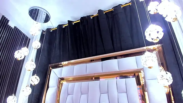 Snapshot of SarayRoyse chatting on January 16, 2026, 7:29 pm SarayRoyse online show from January 16, 2026, 7:29 pm