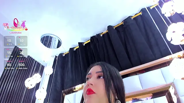 SarayRoyse online show from March 4, 2026, 7:32 pm