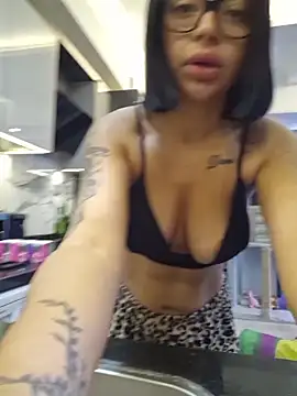 Esmertarcinim online show from December 4, 2025, 9:19 am