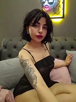 Esmertarcinim online show from May 18, 2026, 5:29 pm