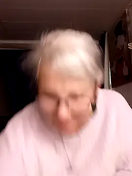 Snapshot of irinamaux chatting on June 10, 2026, 4:35 am irinamaux online show from June 10, 2026, 4:35 am