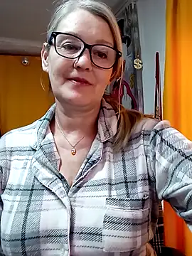 irinamaux online show from March 27, 2026, 8:59 am