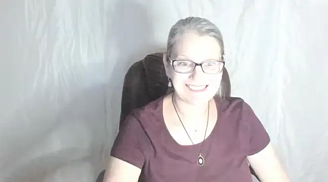 irinamaux online show from February 22, 2025, 10:09 pm
