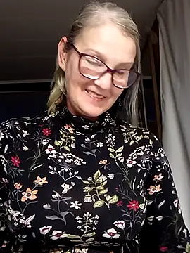 irinamaux online show from September 27, 2025, 4:51 am