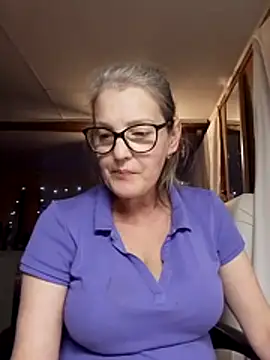 irinamaux online show from October 30, 2025, 2:58 pm