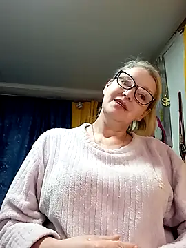 irinamaux online show from April 8, 2026, 2:46 am