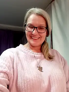 irinamaux online show from February 8, 2026, 4:26 pm