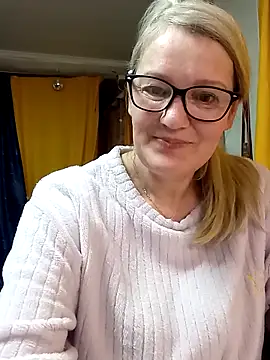 irinamaux online show from March 25, 2026, 4:01 am