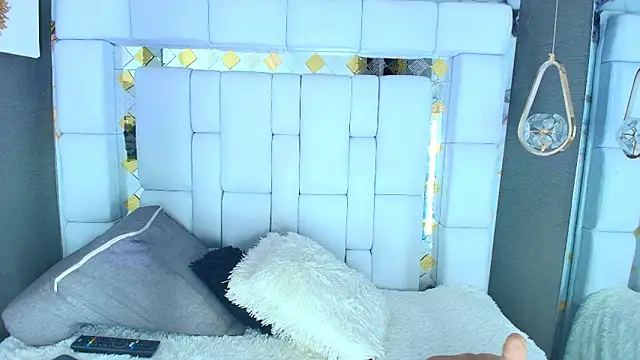 Snapshot of emily_madrid chatting on September 30, 2025, 6:41 am emily madrid online show from September 30, 2025, 6:41 am