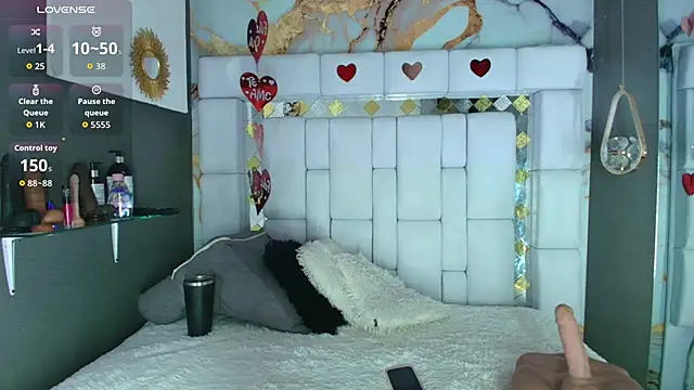 Snapshot of emily_madrid chatting on September 19, 2025, 5:33 am emily madrid online show from September 19, 2025, 5:33 am