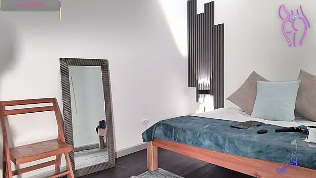 fransheska rossi online show from September 20, 2025, 11:59 am