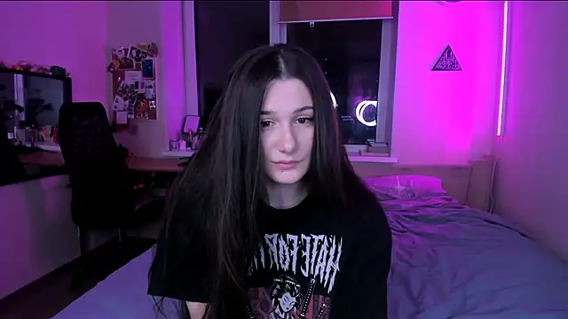 nostripchat online show from November 18, 2025, 4:10 pm