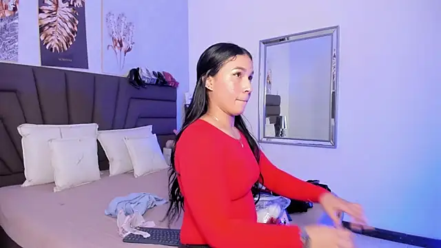 Sofi Perez  online show from March 19, 2026, 11:10 am