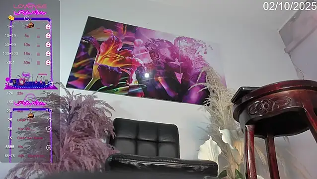 Snapshot of VALERIAQUEENTS chatting on October 2, 2025, 1:25 pm VALERIAQUEENTS online show from October 2, 2025, 1:25 pm