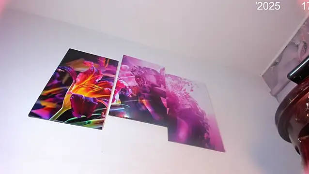 Snapshot of VALERIAQUEENTS chatting on October 17, 2025, 1:24 pm VALERIAQUEENTS online show from October 17, 2025, 1:24 pm