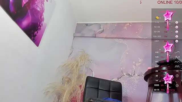 VALERIAQUEENTS online show from September 11, 2025, 1:11 pm