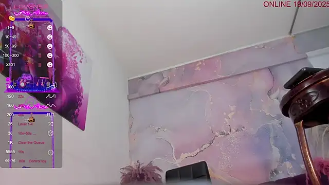 Snapshot of VALERIAQUEENTS chatting on September 19, 2025, 12:42 pm VALERIAQUEENTS online show from September 19, 2025, 12:42 pm